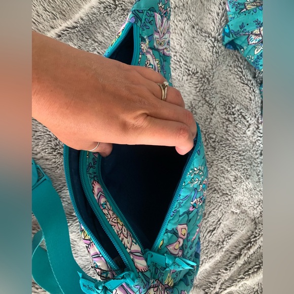 Vera Bradley crossbody - Picture 5 of 7